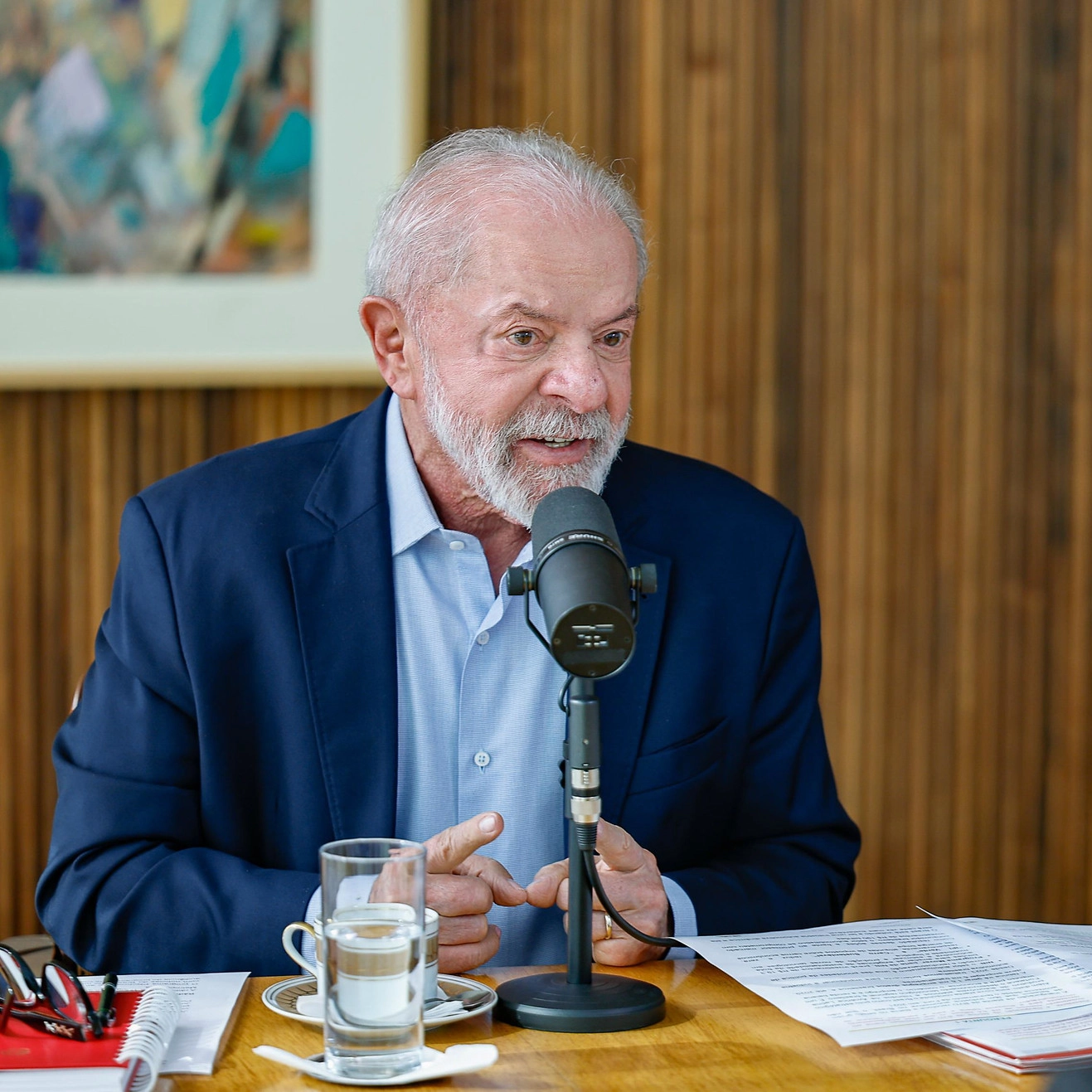 Lula confirma reunião com presidente do Banco Master e declara: 'Não haverá interferência política'