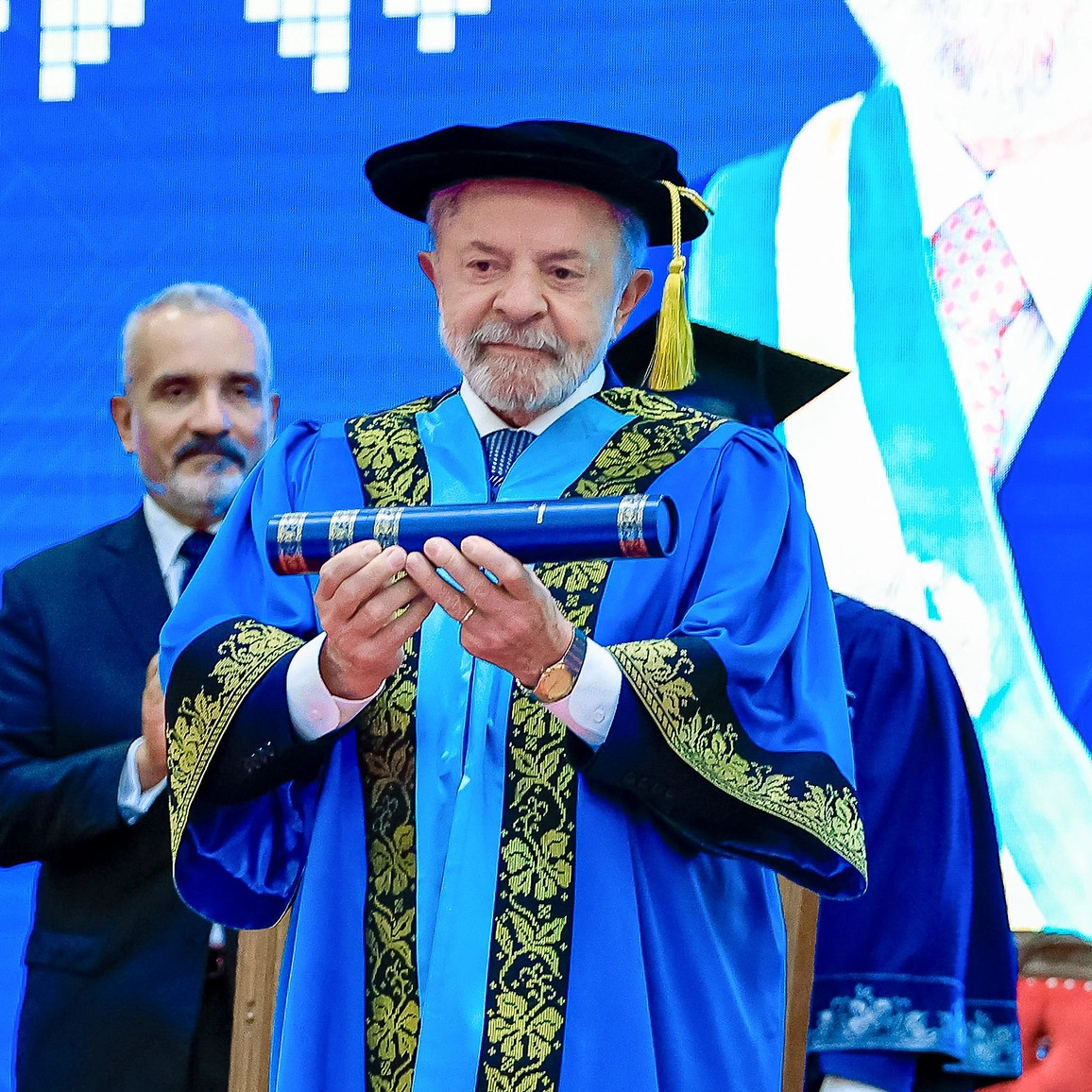 Lula recebe título de Doutor Honoris Causa na Malásia e dedica homenagem ao povo brasileiro
