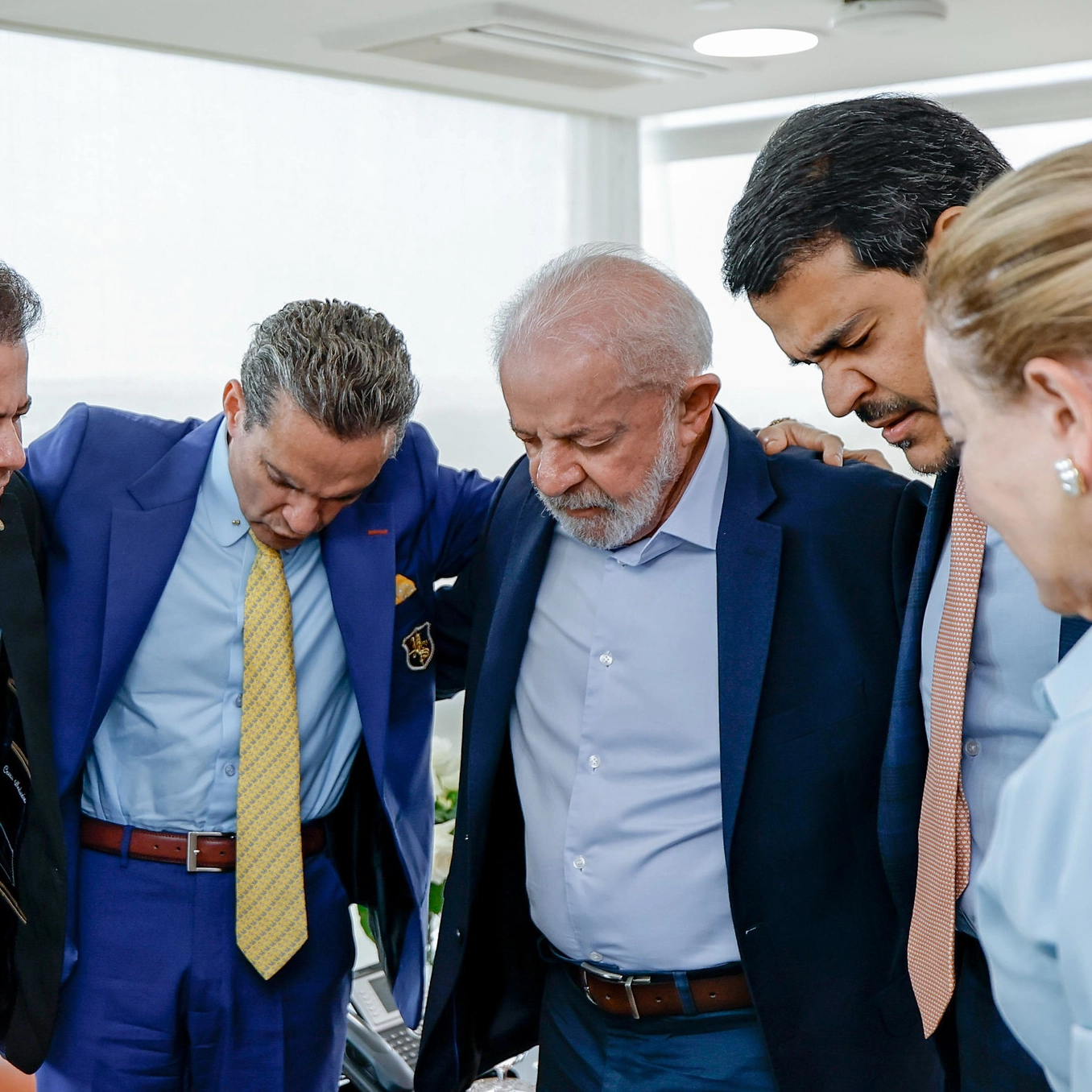 Lula e Jorge Messias se reúnem com lideranças evangélicas no Planalto