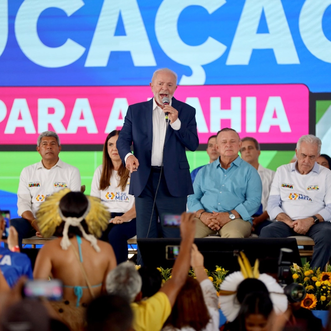 Em evento com 10 mil estudantes em Salvador, Lula anuncia expansão do Programa Pé-de-Meia