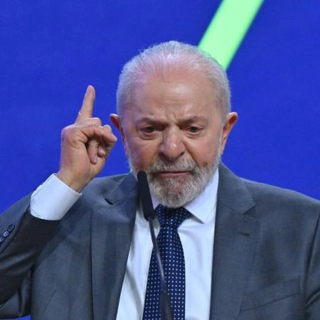 Lula ameaça aplicar Lei da Reciprocidade contra os EUA: 'Se cobrar da gente, vamos cobrar também'