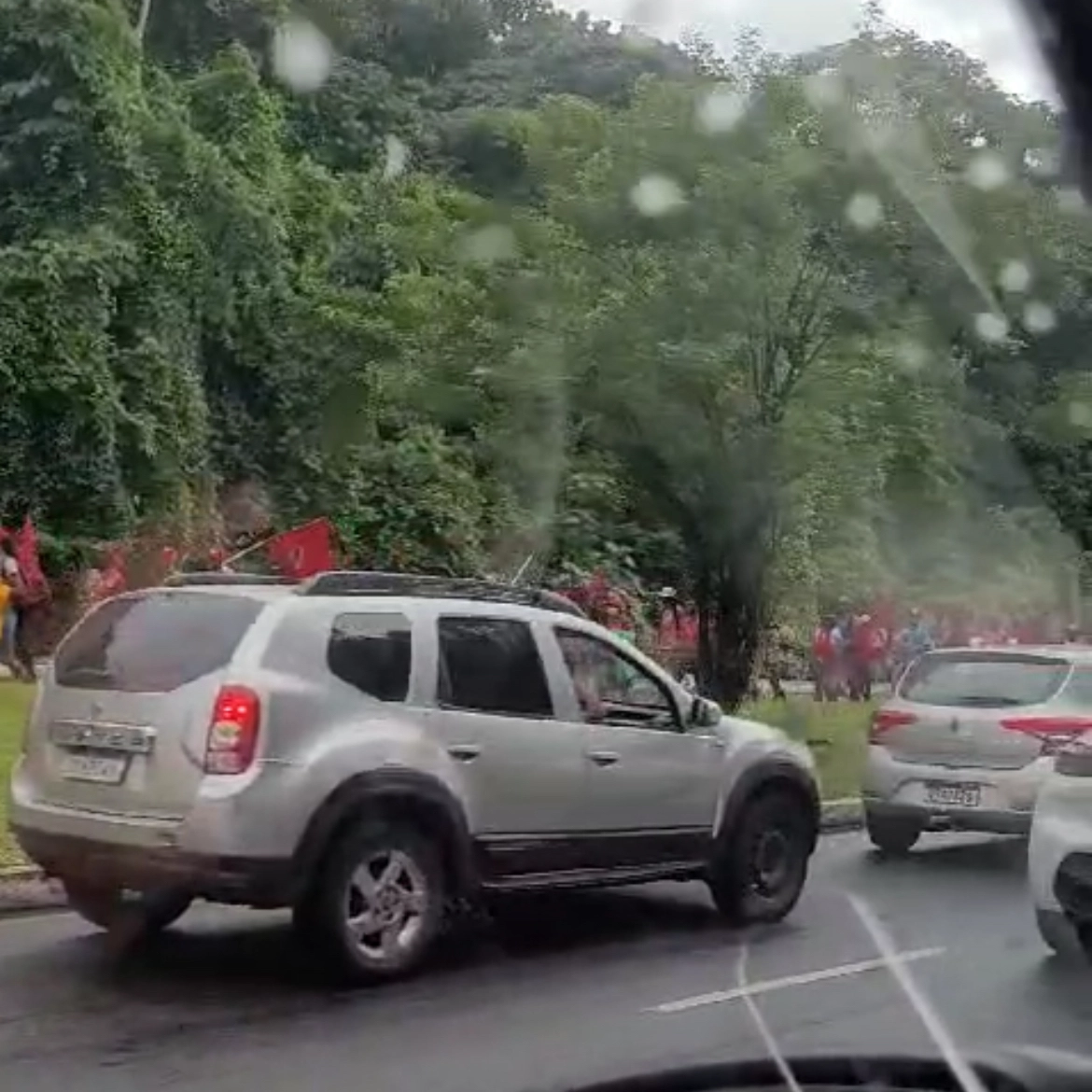 Marcha do MST causa congestionamento em ruas de Salvador