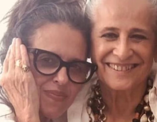 Maria Bethânia e Gilda Midani se divorciam após oito anos juntas, diz jornal