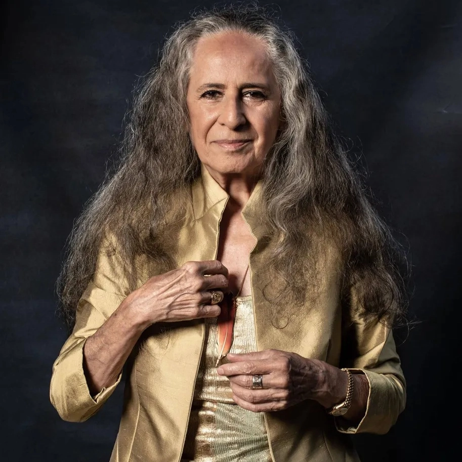 Maria Bethânia anuncia turnê pelos 60 anos de carreira