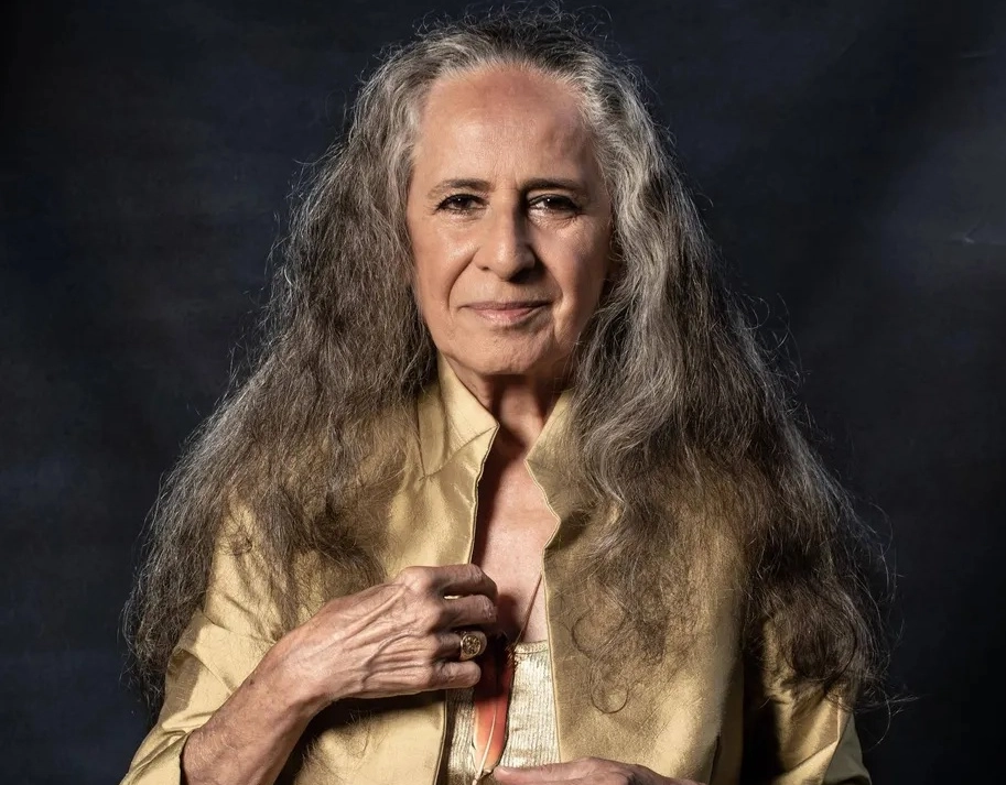Maria Bethânia anuncia novas datas da turnê de 60 anos após esgotar ingressos em Salvador