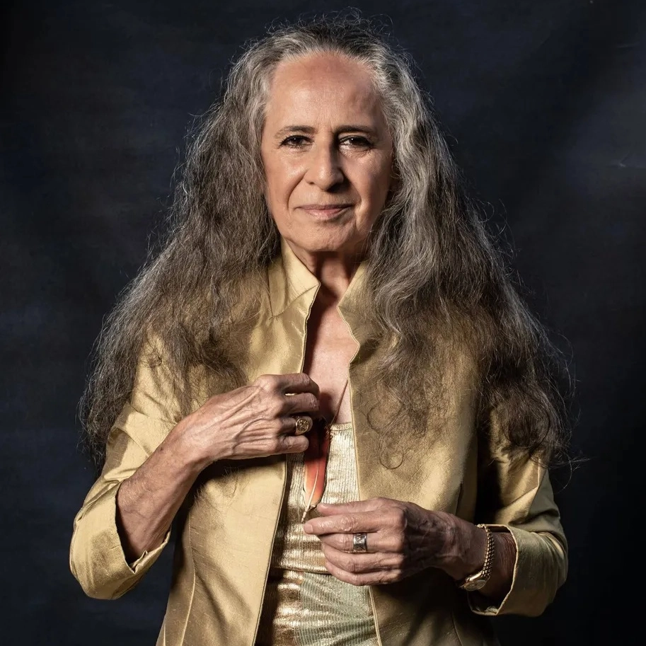 Maria Bethânia anuncia novas datas da turnê de 60 anos após esgotar ingressos em Salvador