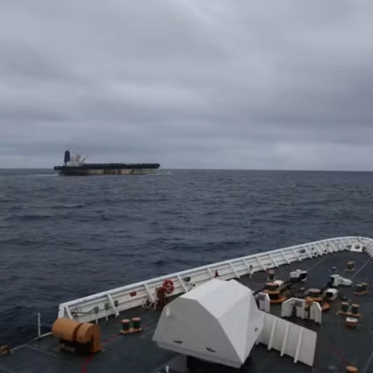 EUA apreendem petroleiro da Venezuela que navegava sob bandeira russa