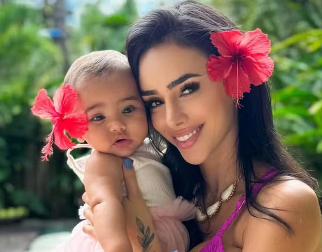 Filha de Neymar está na Bahia com a mãe