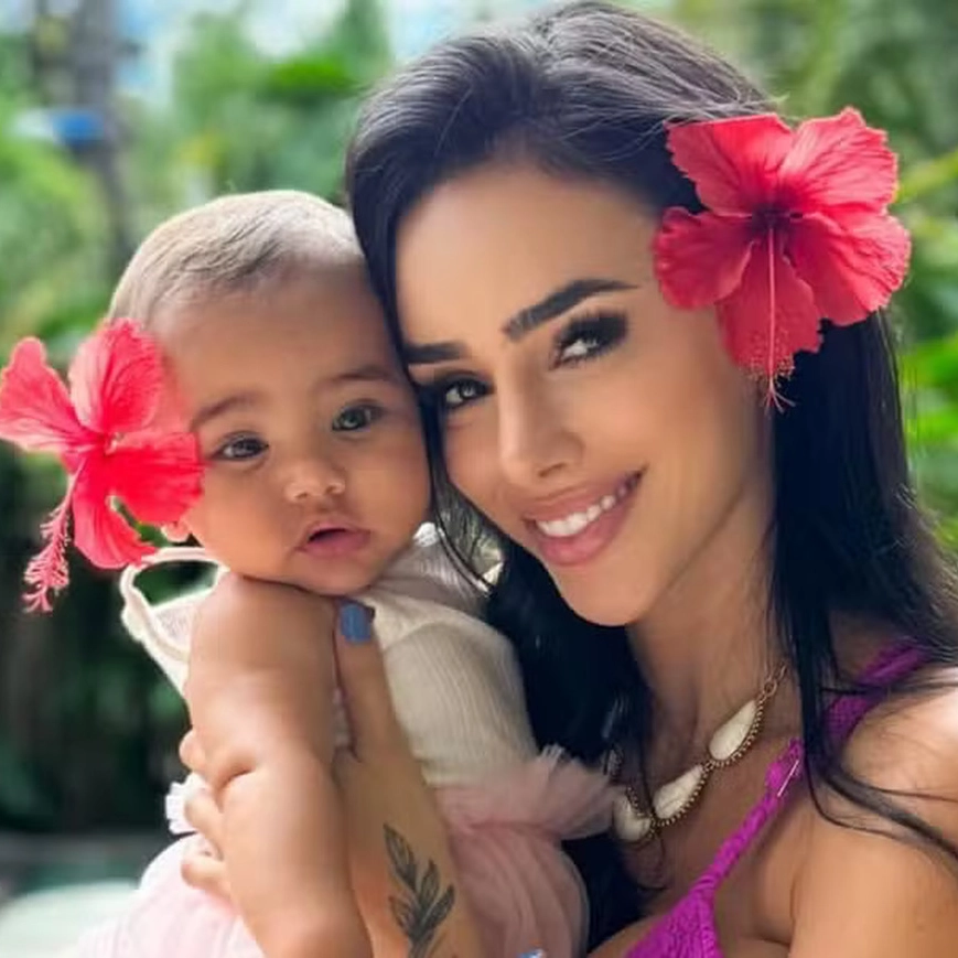 Filha de Neymar está na Bahia com a mãe