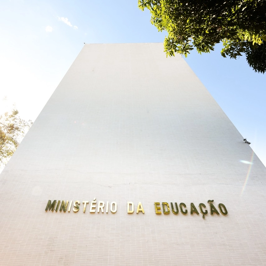 Governo cria 6,7 mil novos cargos em universidades federais