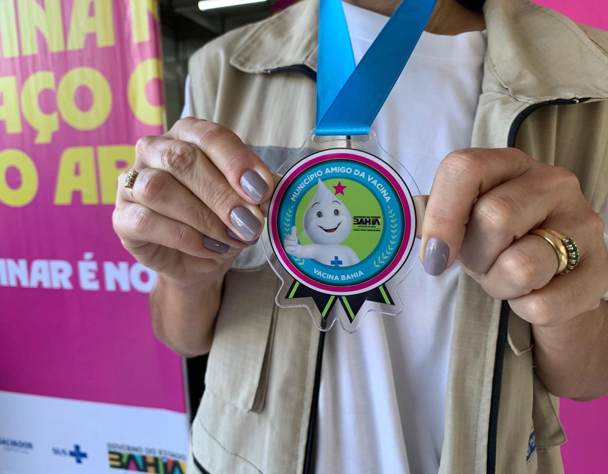 Salvador recebe medalha de 'Município amigo da vacina' por excelência em imunização