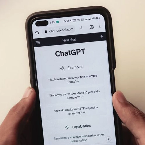 CEO anuncia que ChatGPT terá interações “mais adultas” e permitirá conteúdo erótico para maiores de idade