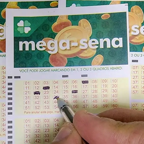 Mega-Sena acumula e vai a R$ 30 milhões; veja números