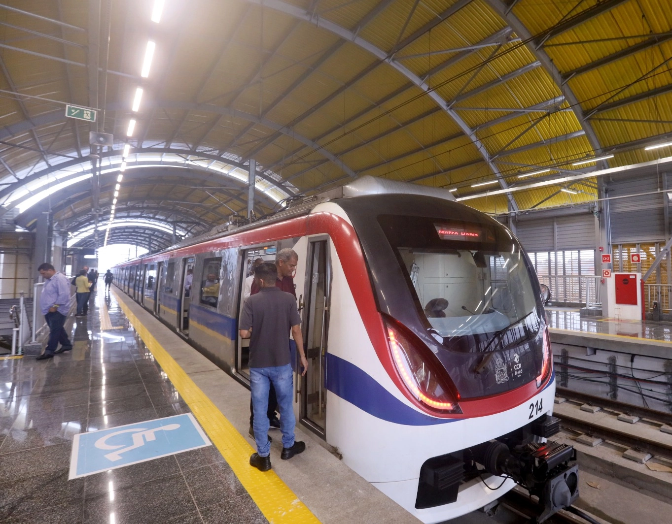 Barulho semelhante a tiro na AV.Bonocô deixa passageiros do metrô em pânico