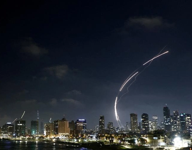 Grupo de 41 autoridades brasileiras está em Israel em meio a ataques com mísseis do Irã