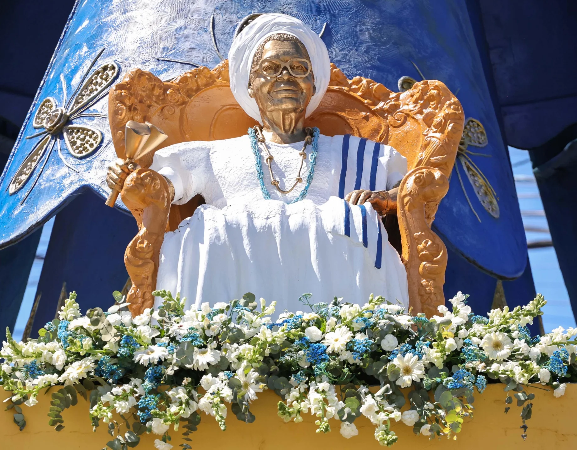 Centenário de Mãe Stella de Oxóssi reúne autoridades, estudantes e música em Salvador