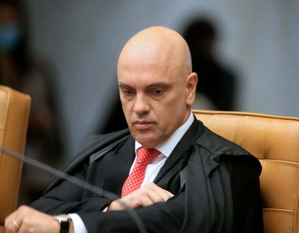 Moraes decide abrir inquérito contra Eduardo Bolsonaro por tentar sanções dos EUA contra o STF