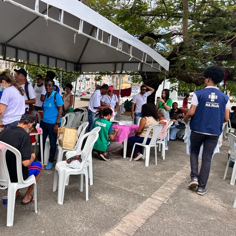 Feira de Saúde Mulher da Maloca atende pessoas em situação de rua na Praça Cayru