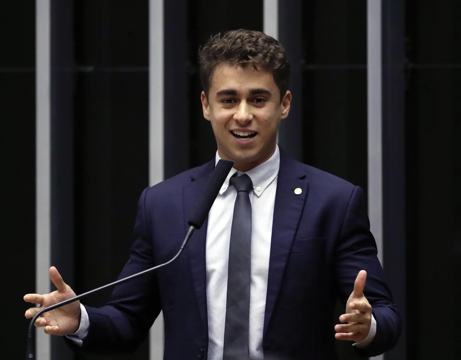MP quer suspensão de direitos políticos de Nikolas Ferreira por fake news