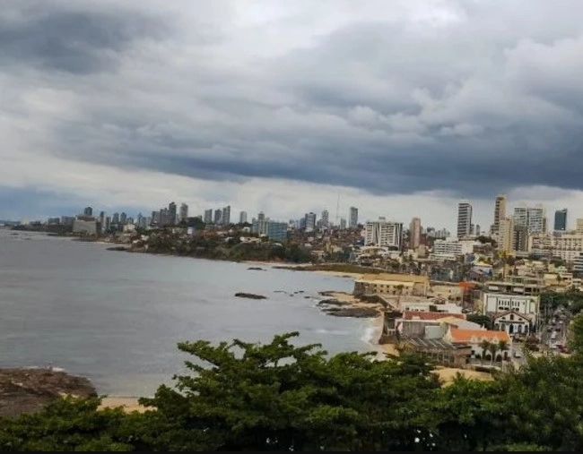 Fim de Semana será de nebulosidade e chuvas em parte da Bahia