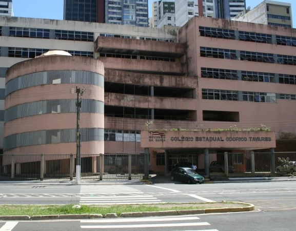 Leilão do terreno do Colégio Odorico Tavares é adiado pelo Governo da Bahia