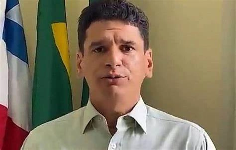 Prefeito de Muritiba é baleado no pescoço em atentado criminoso na zona rural