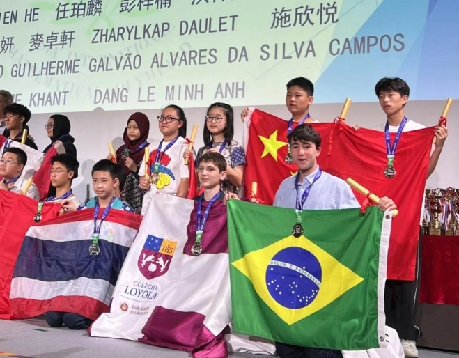 Brasil conquista 10 medalhas na Asian International Mathematical Olympiad 2025