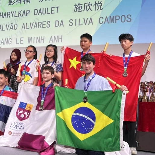 Brasil conquista 10 medalhas na Asian International Mathematical Olympiad 2025