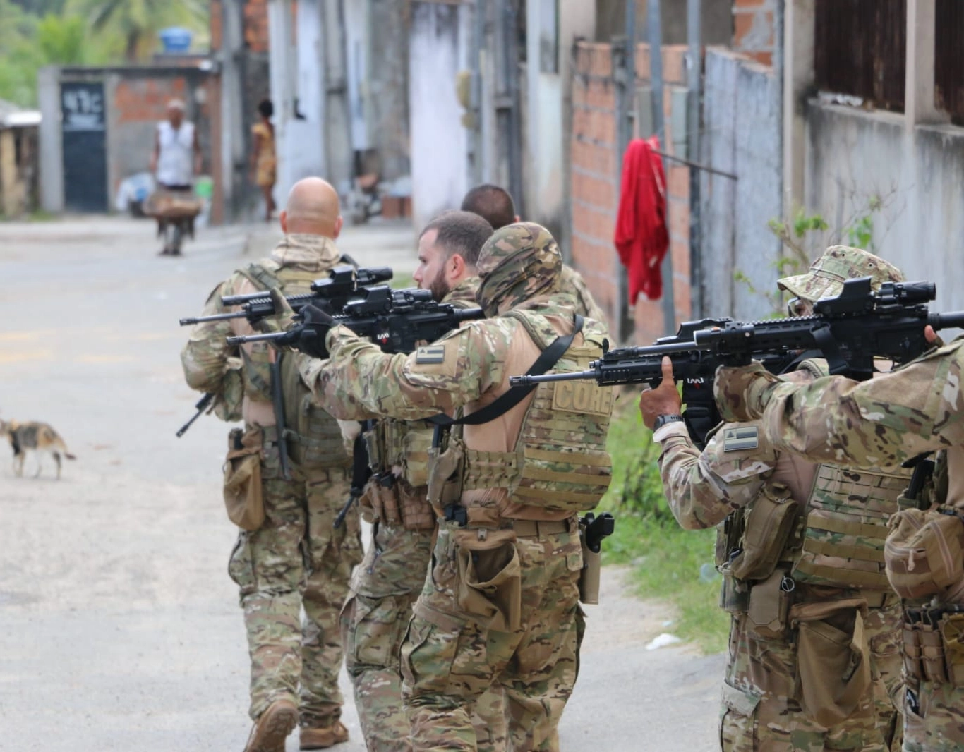 Acampamentos utilizados por integrantes de facção em Valéria são desmontados pela polícia