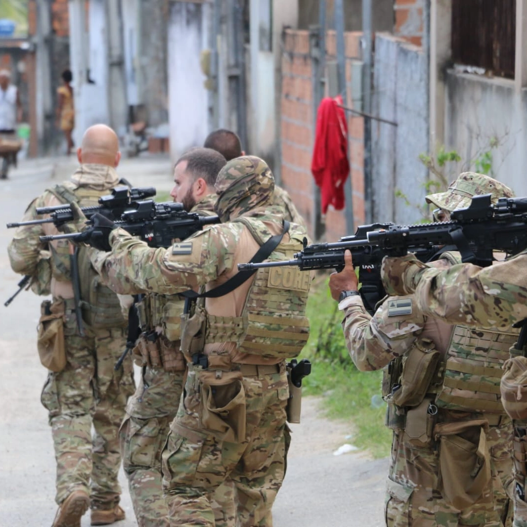 Acampamentos utilizados por integrantes de facção em Valéria são desmontados pela polícia