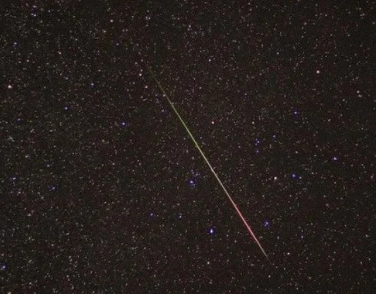 Chuva de meteoros Orionídeas ilumina o céu do Brasil nesta semana