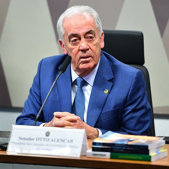 Senador Otto Alencar é submetido a procedimento cardíaco após passar mal