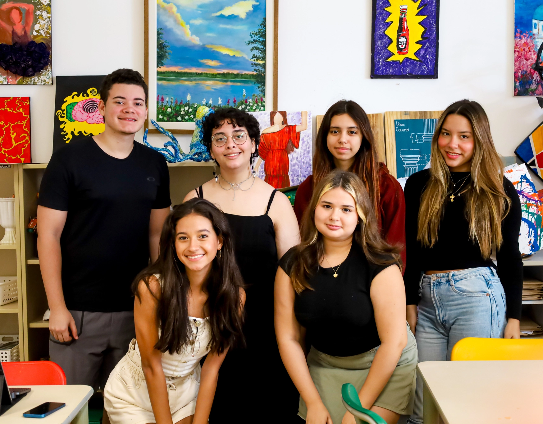 Tempo e Espaço: Estudantes de Escola de Salvador realizam exposição gratuita