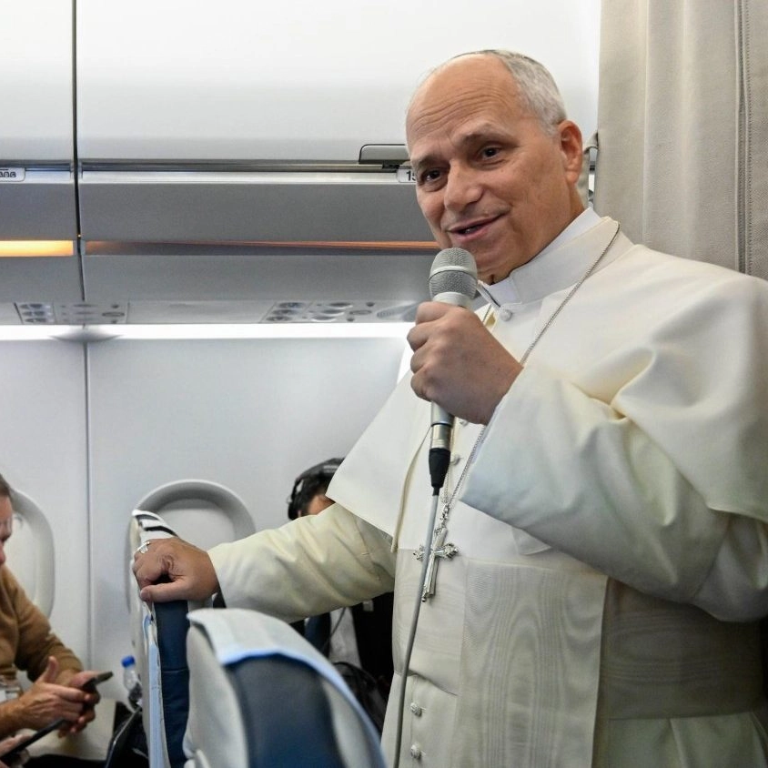 Papa altera orientações e reforça que sexo no matrimônio 'não precisa ter fim reprodutivo'