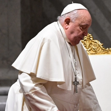 Novo boletim revela que Papa Francisco foi diagnosticado com pneumonia bilateral