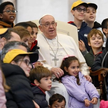 Papa Francisco pede para ser enterrado em caixão de madeira