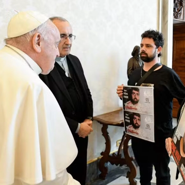 Papa Francisco se reúne com familiares de reféns israelenses no Vaticano