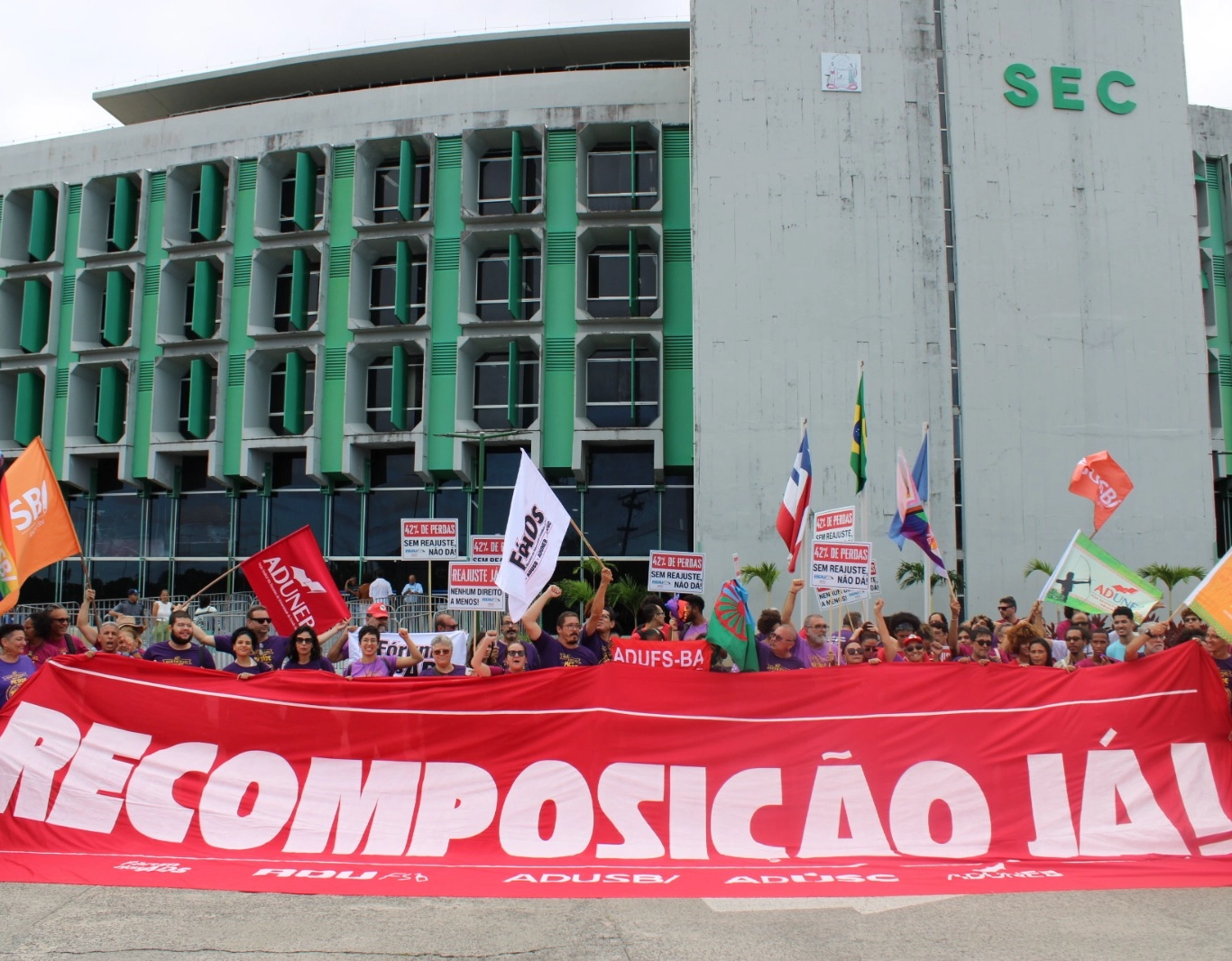 Universidades estaduais da Bahia vão paralisar atividades durante 24h