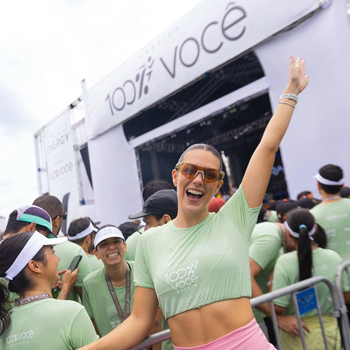 Assista: influenciadora nora de Bell Marques denuncia assédio durante corrida na orla de Salvador