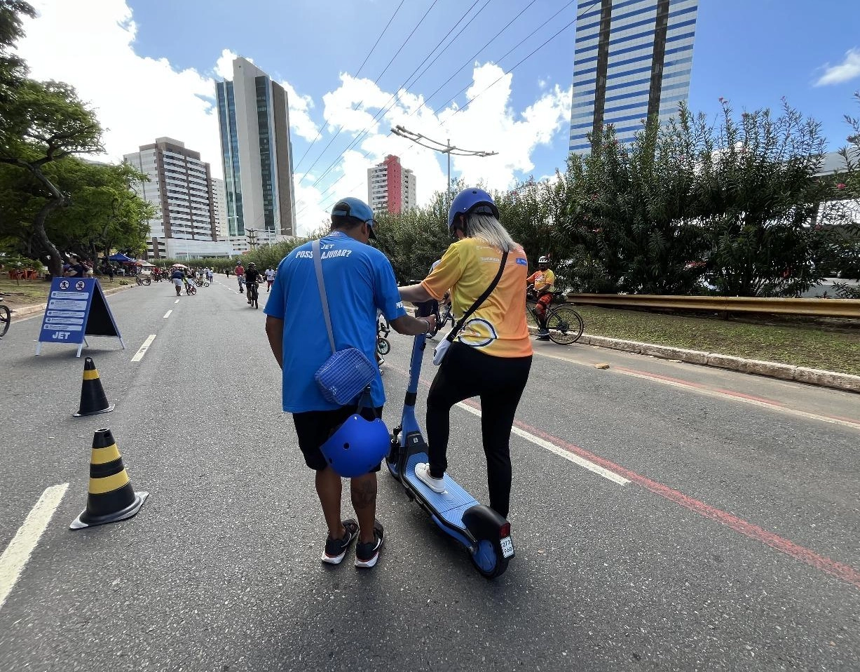 Salvador terá escolas fixas de condução segura para patinetes elétricos