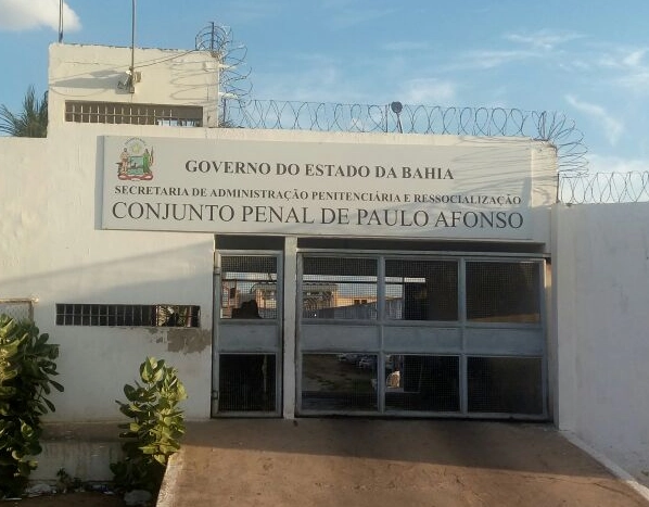 Policial penal é investigado por manter relação com interna de presídio, na Bahia