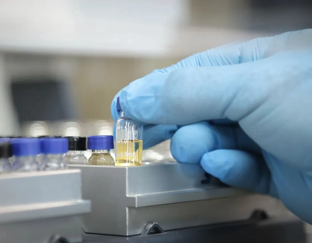 Laudo confirma metanol em bebidas que intoxicaram sete pessoas na Bahia