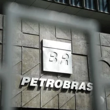 Senado aprova fim da preferência da Petrobras em leilões do pré-sal