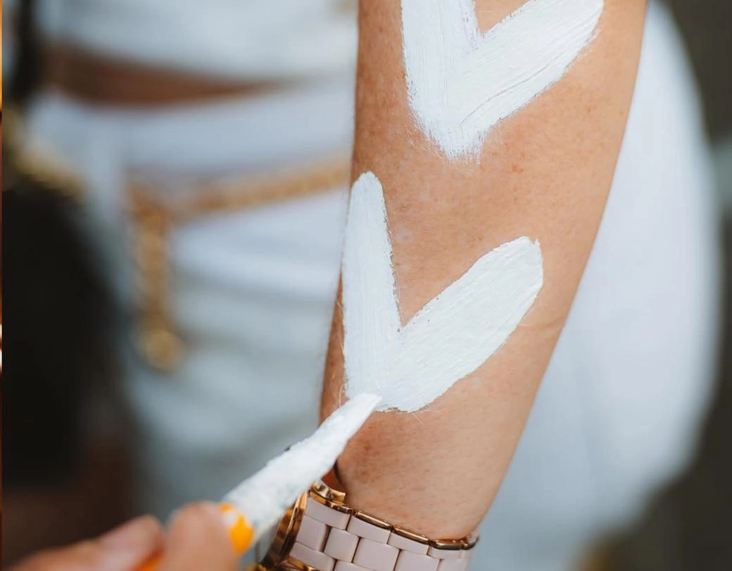 Mulheres são presas por cobrança abusiva em pintura tribal em Salvador