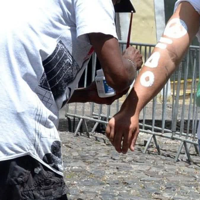 Polícia prende homem por assédio a turistas no Farol da Barra