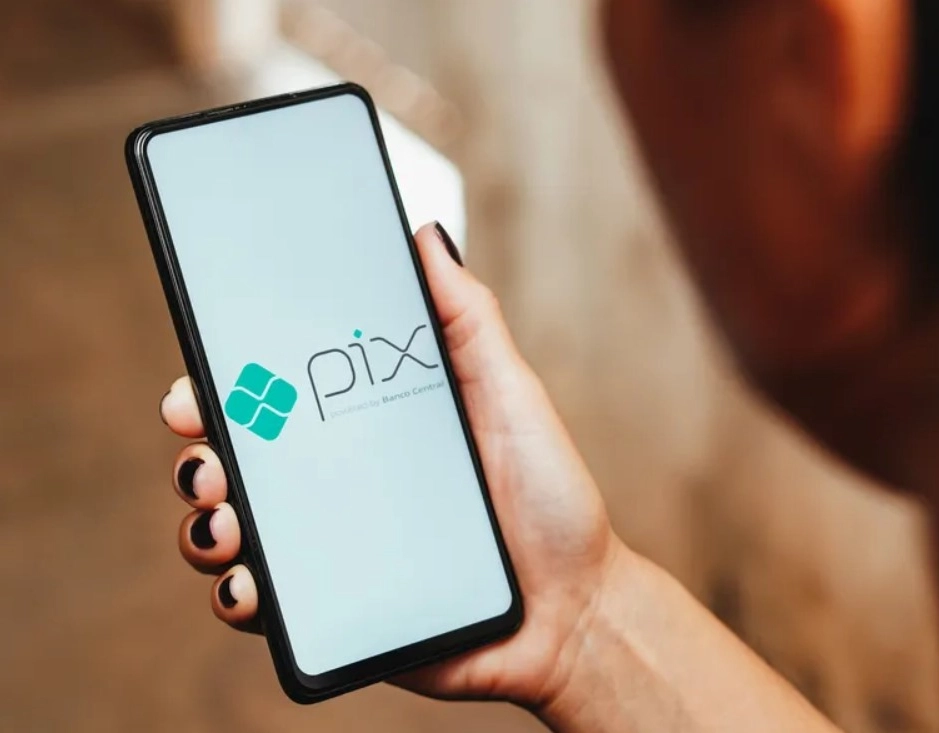 BC anuncia mudanças no pix para combater fraudes e golpes