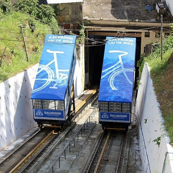 Serviços continuam suspensos em Salvador por conta da chuva