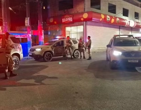 Técnicos de internet são mortos após empresa não pagar propina, em Salvador; grupo protesta no gabinete de Jerônimo