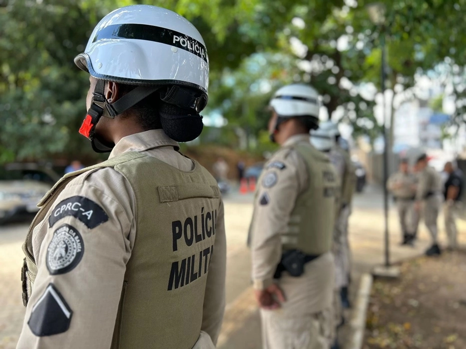 Três PMs são condenados a até 12 anos de prisão por roubo de celulares durante abordagem em Salvador: 'Mataria todo mundo'