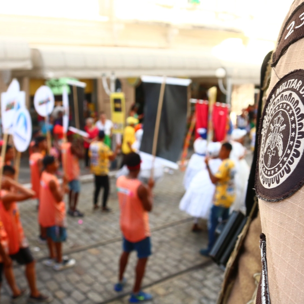 Mulher é presa em flagrante por injuria racial na Barra